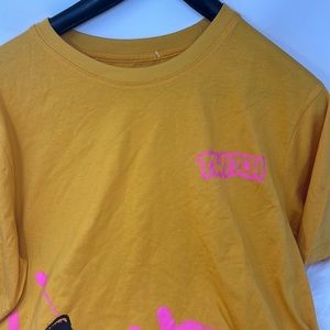 Twitch “Hey Guys” Graphic T-shirt Men’s Size Large Mustard Yellow